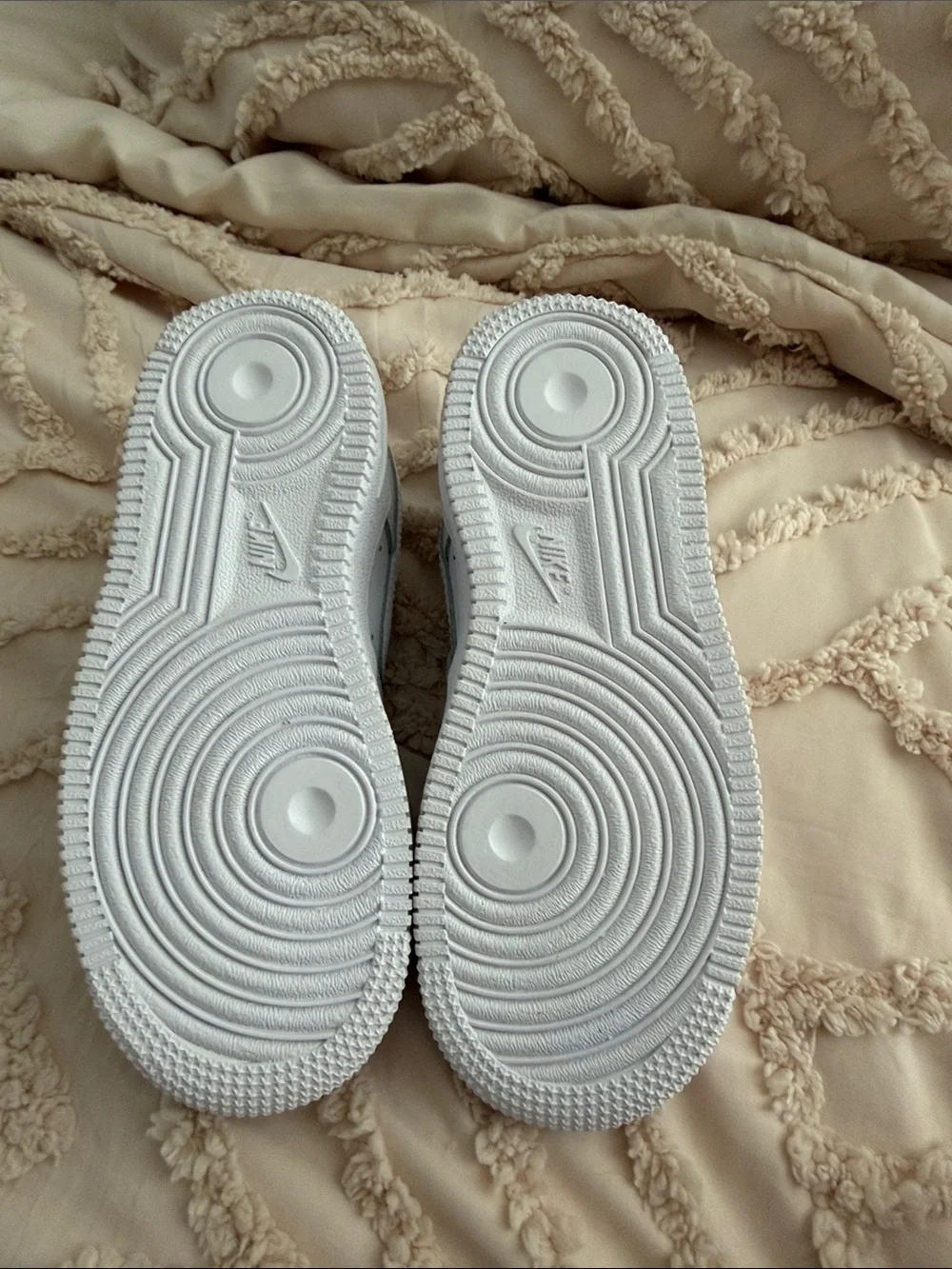Nike White Kids Sneakers - Classic Low-Top BRAND NEW NEVER WORN!